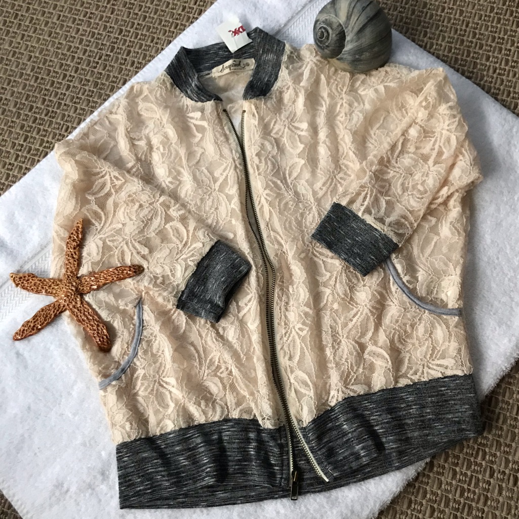 215 Xs ZipUp Lace Jacket 3a
